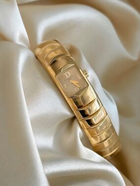 AUTHENTIC RARE VINTAGE DIOR GOLD DAINTY WATCH